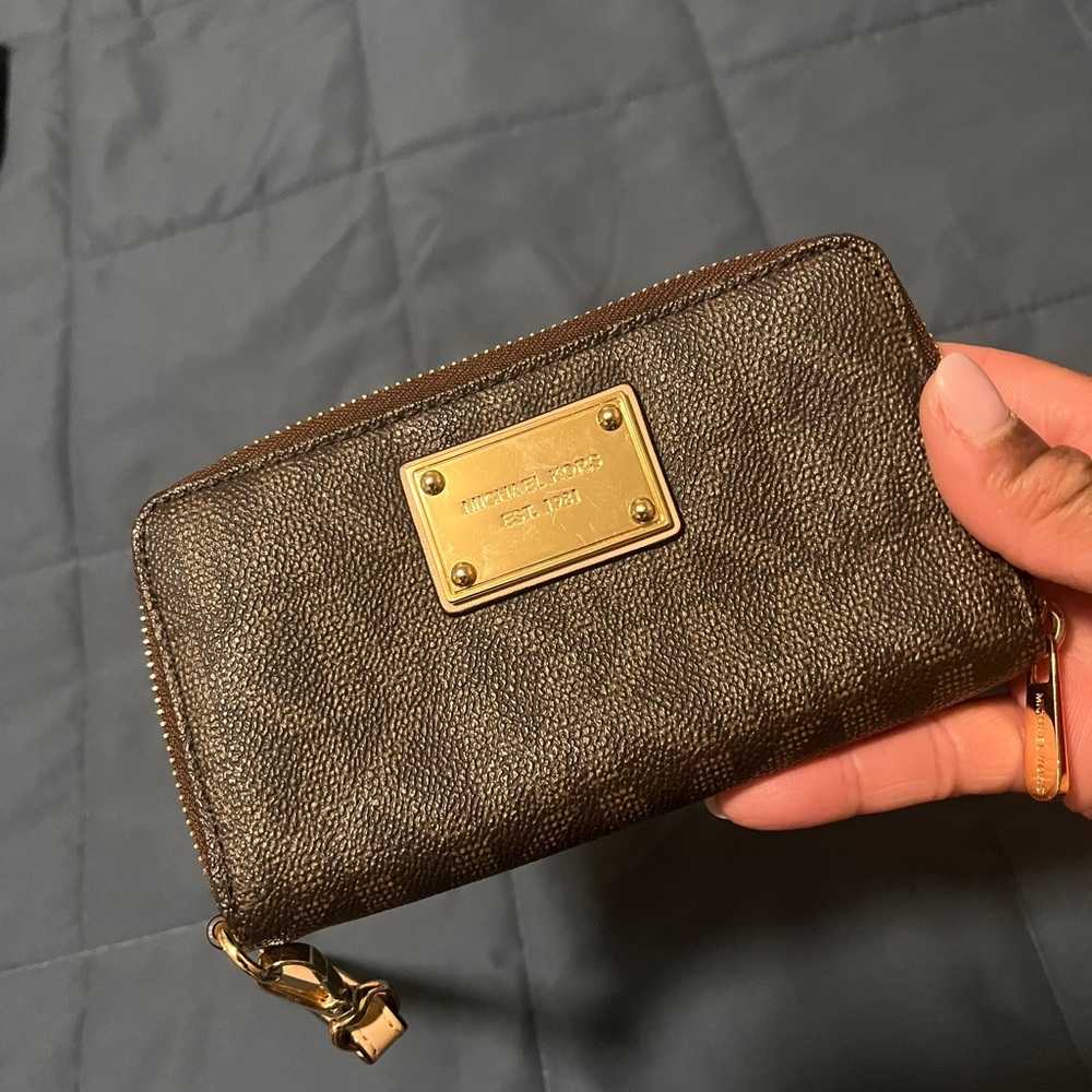 Michael Kors Phone Wallet